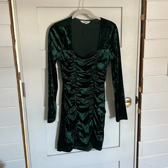 Emerald Green Velvet Ruched Lime Dress Steve Madden Dresses Steve Madden  Green Velvet Mini Dress Poshmark